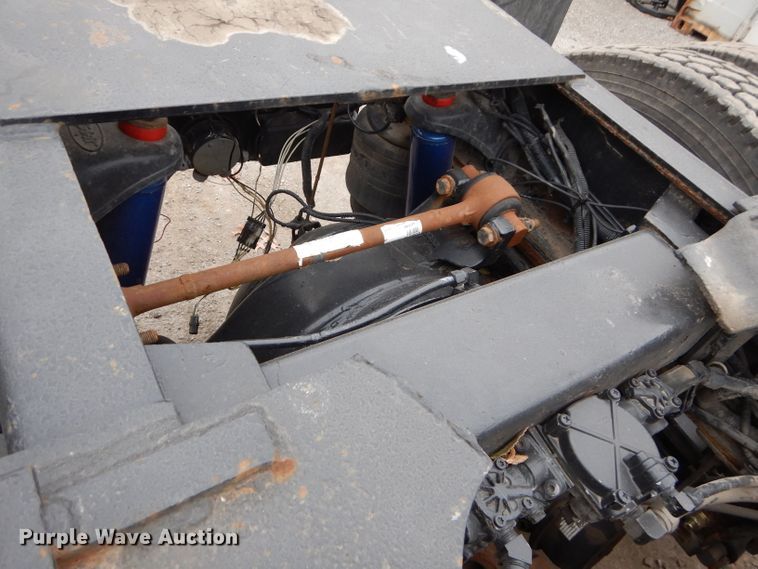 image for item DI8373 2000 Peterbilt 357  semi truck