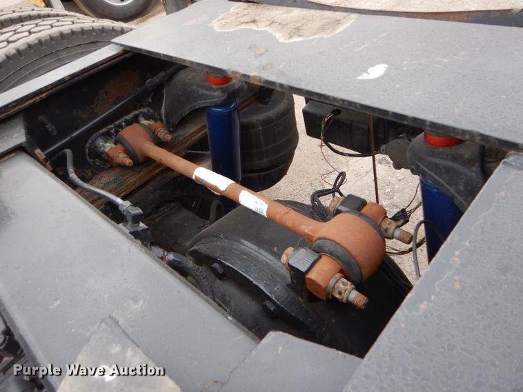 image for item DI8373 2000 Peterbilt 357  semi truck