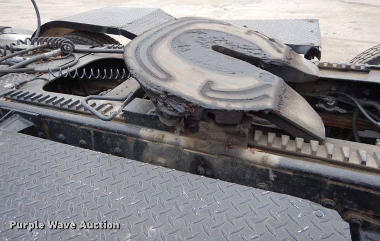 image for item DI8373 2000 Peterbilt 357  semi truck