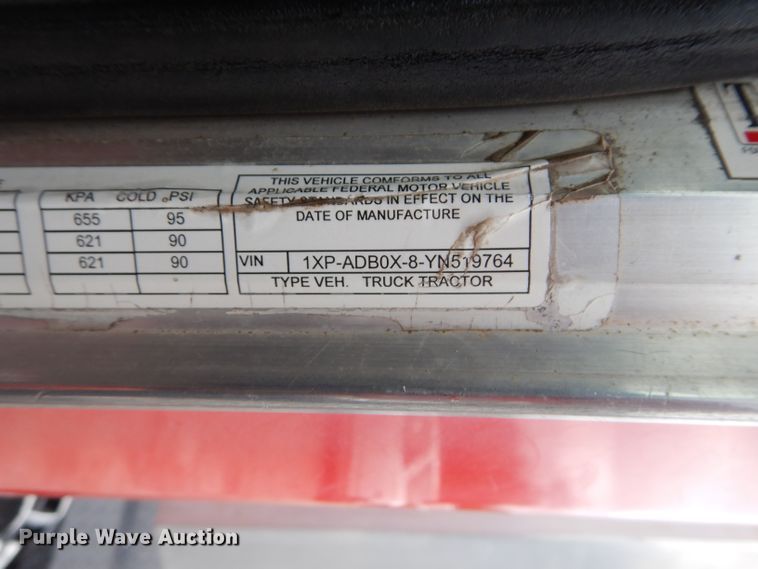 image for item DI8373 2000 Peterbilt 357  semi truck