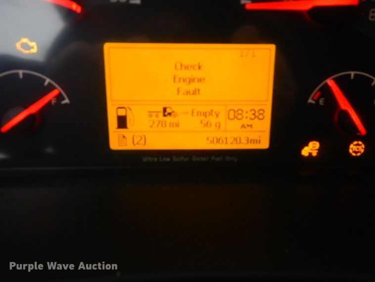 image for item DI8418 2016 Volvo VNL 730  semi truck