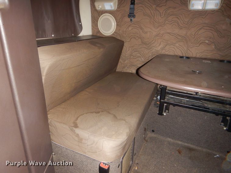 image for item DI8418 2016 Volvo VNL 730  semi truck