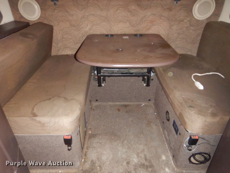 image for item DI8418 2016 Volvo VNL 730  semi truck