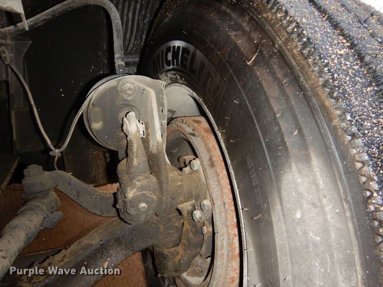 image for item DI8418 2016 Volvo VNL 730  semi truck