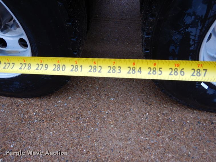 image for item DI8418 2016 Volvo VNL 730  semi truck