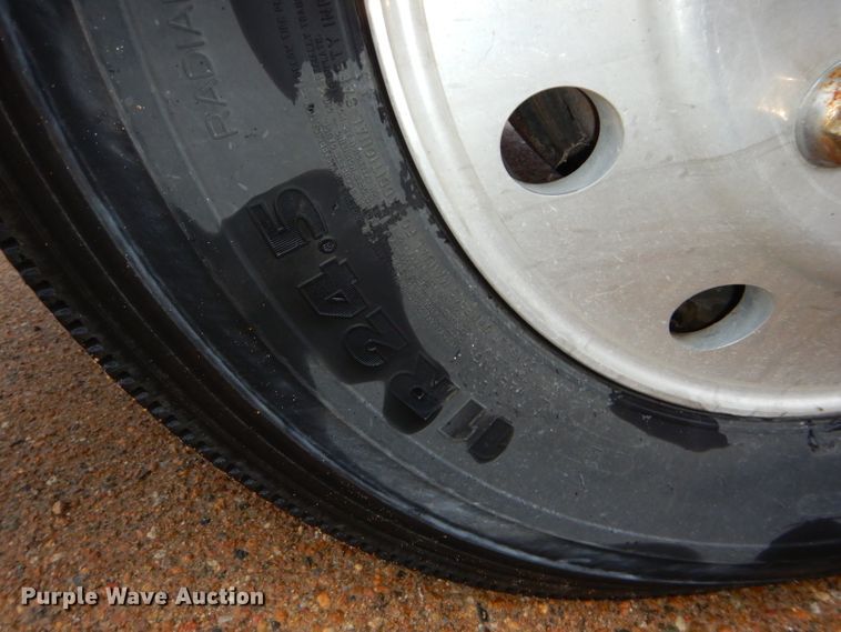 image for item DI8418 2016 Volvo VNL 730  semi truck