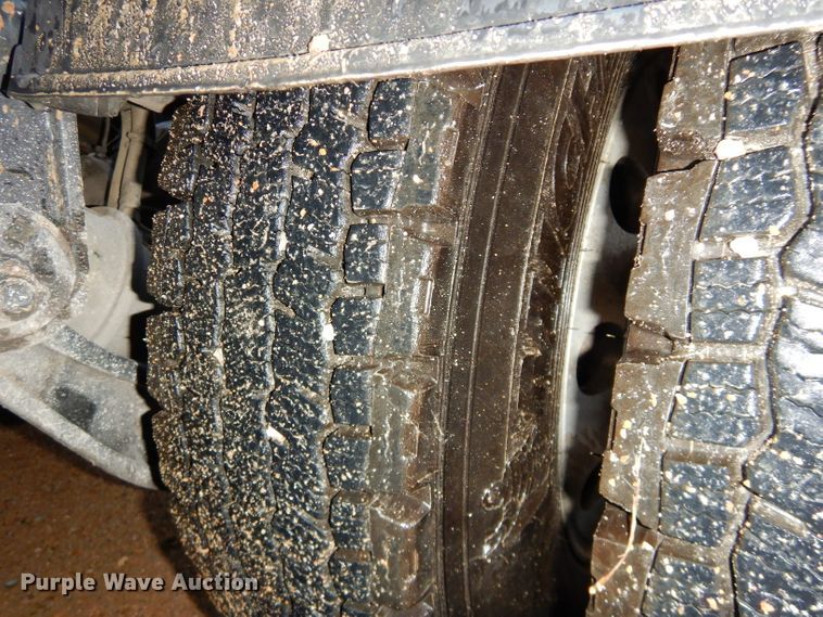 image for item DI8418 2016 Volvo VNL 730  semi truck