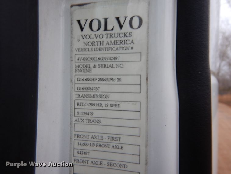 image for item DI8418 2016 Volvo VNL 730  semi truck