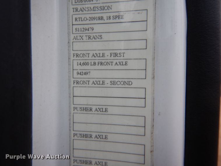 image for item DI8418 2016 Volvo VNL 730  semi truck