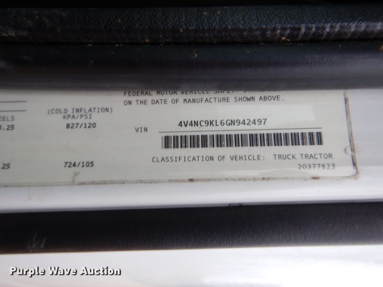 image for item DI8418 2016 Volvo VNL 730  semi truck