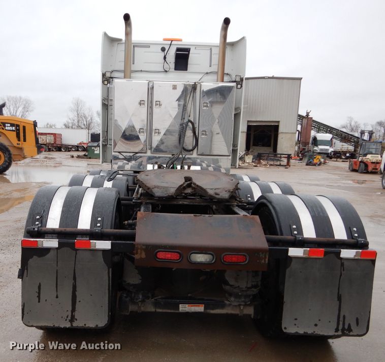 image for item DI8419 2016 Volvo VNL 730  semi truck