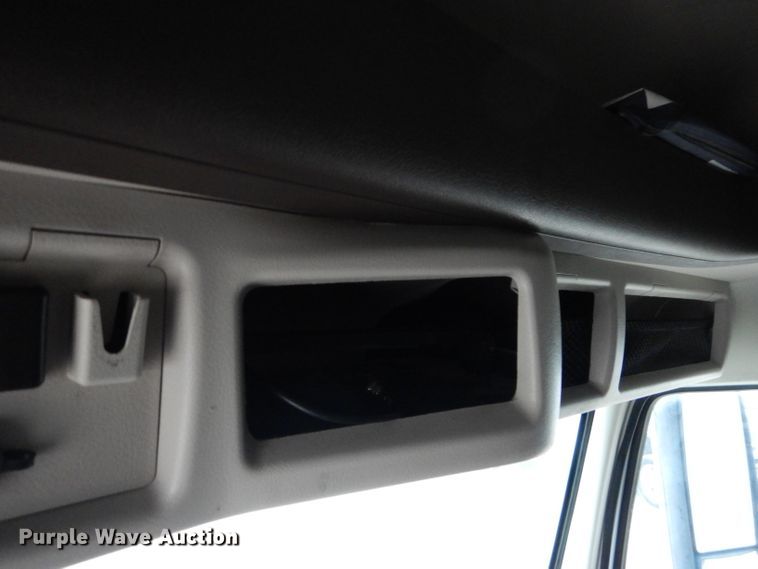 image for item DI8419 2016 Volvo VNL 730  semi truck