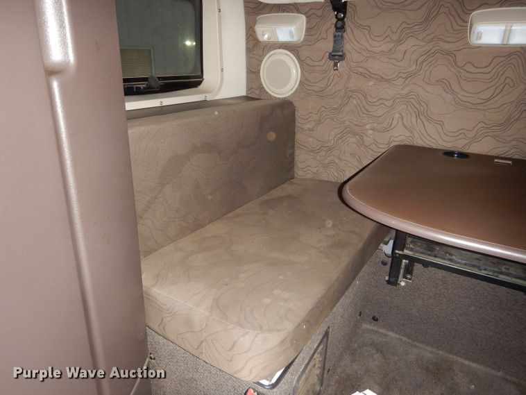 image for item DI8419 2016 Volvo VNL 730  semi truck