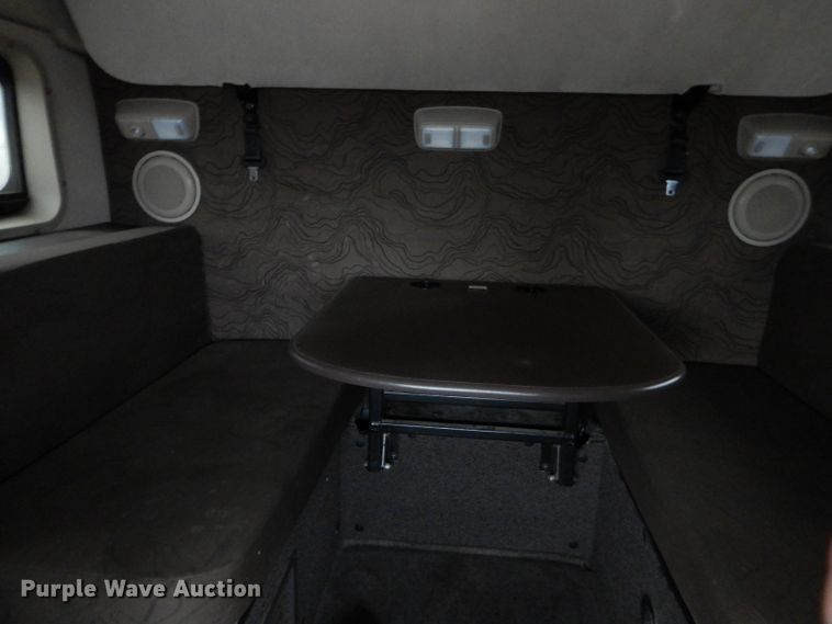 image for item DI8419 2016 Volvo VNL 730  semi truck