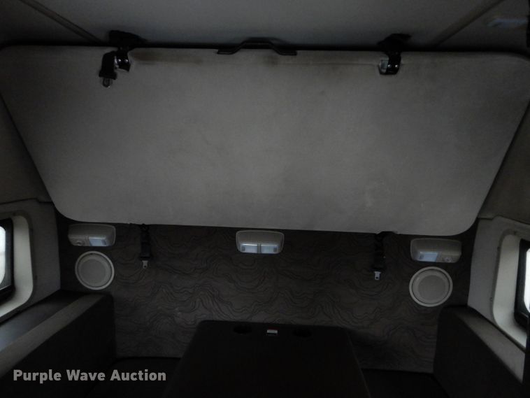 image for item DI8419 2016 Volvo VNL 730  semi truck