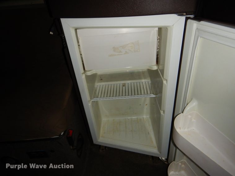 image for item DI8419 2016 Volvo VNL 730  semi truck