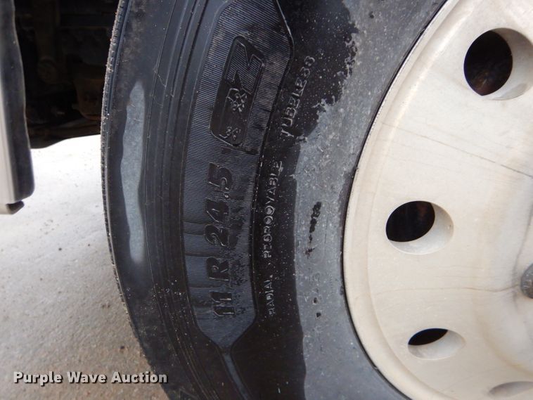 image for item DI8419 2016 Volvo VNL 730  semi truck