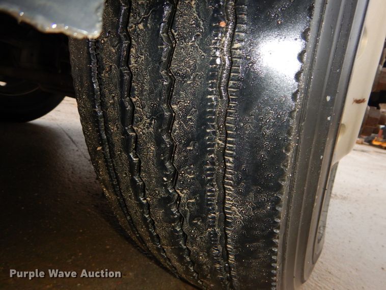 image for item DI8419 2016 Volvo VNL 730  semi truck