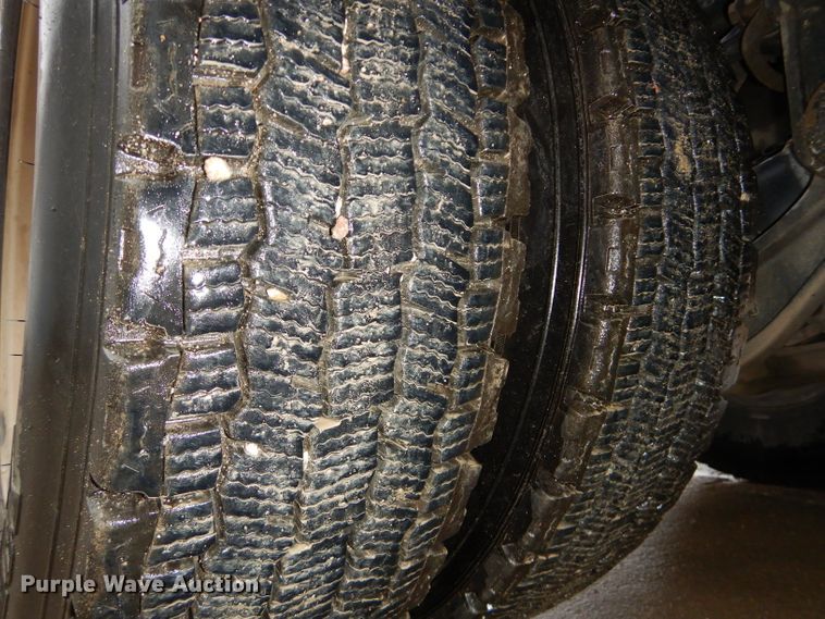 image for item DI8419 2016 Volvo VNL 730  semi truck