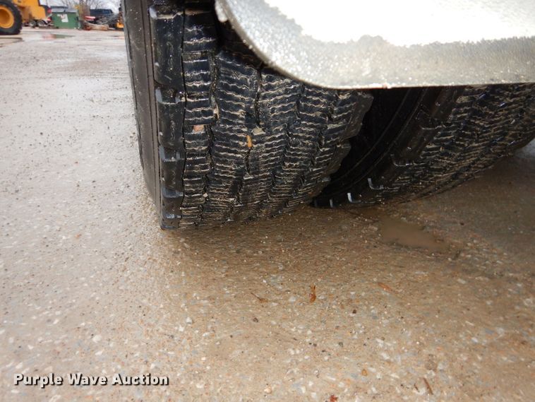 image for item DI8419 2016 Volvo VNL 730  semi truck