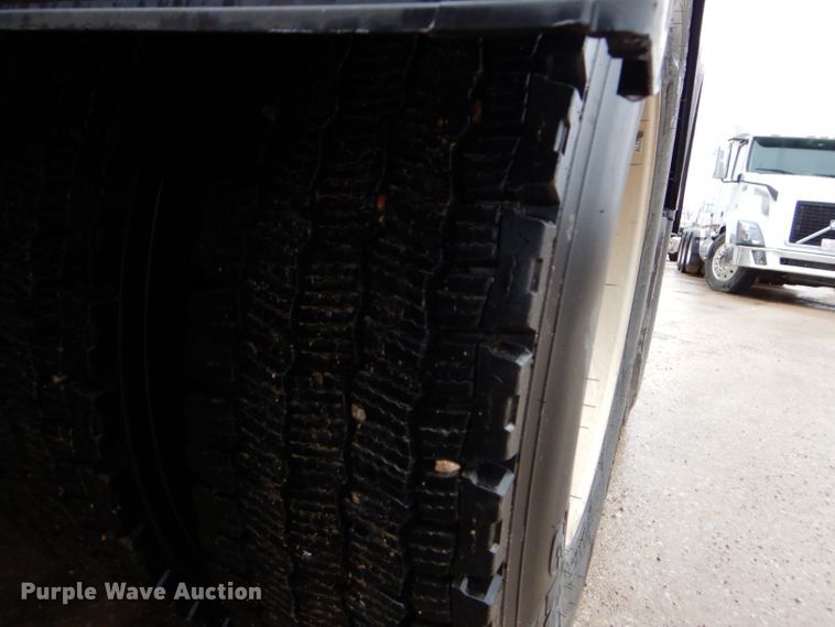 image for item DI8419 2016 Volvo VNL 730  semi truck