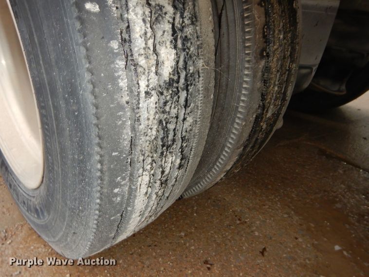 image for item DI8419 2016 Volvo VNL 730  semi truck