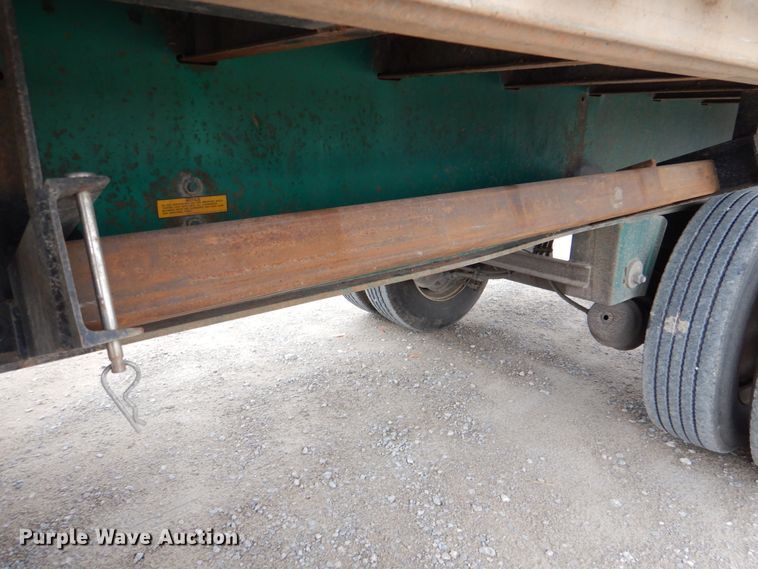 image for item DJ0329 2005 Utility FS2CHA flatbed trailer