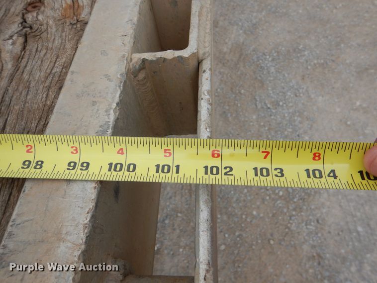 image for item DJ0329 2005 Utility FS2CHA flatbed trailer