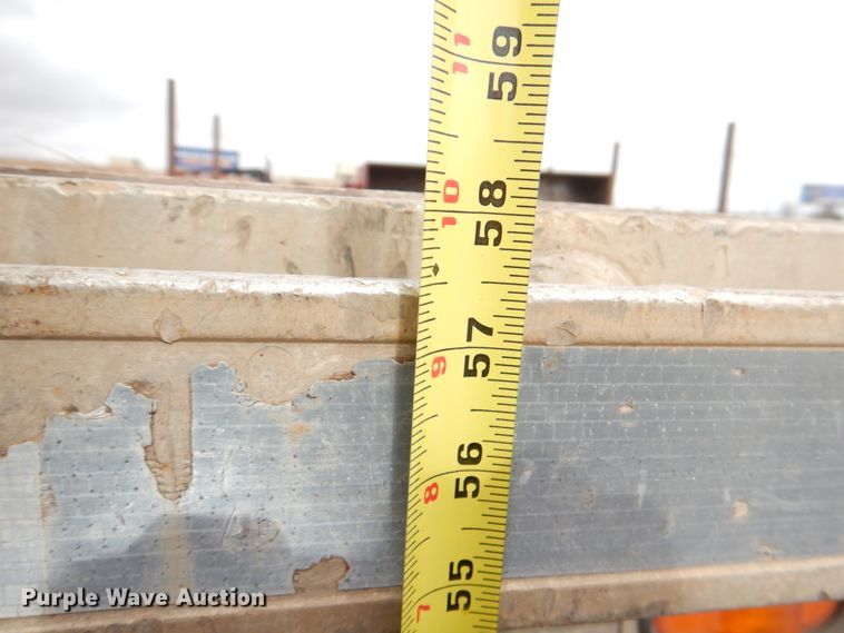 image for item DJ0329 2005 Utility FS2CHA flatbed trailer