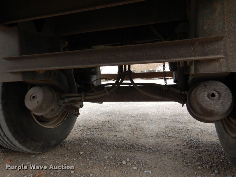 image for item DJ0329 2005 Utility FS2CHA flatbed trailer