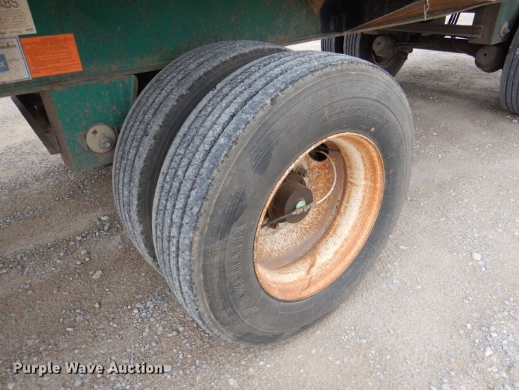 image for item DJ0329 2005 Utility FS2CHA flatbed trailer