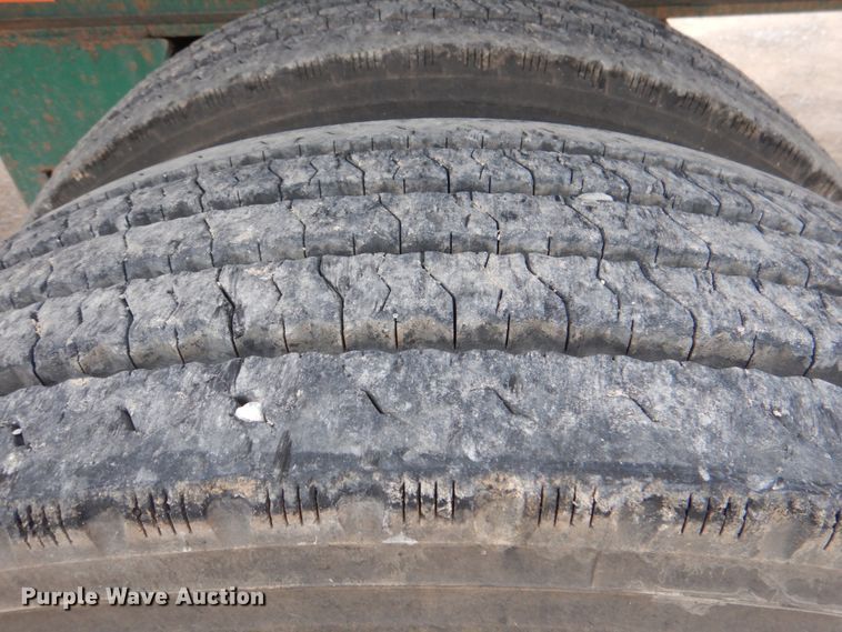 image for item DJ0329 2005 Utility FS2CHA flatbed trailer