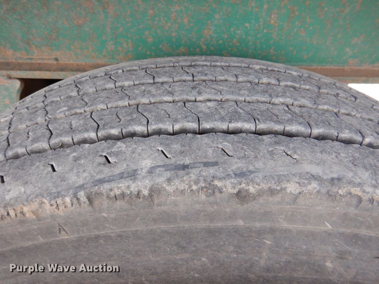 image for item DJ0329 2005 Utility FS2CHA flatbed trailer