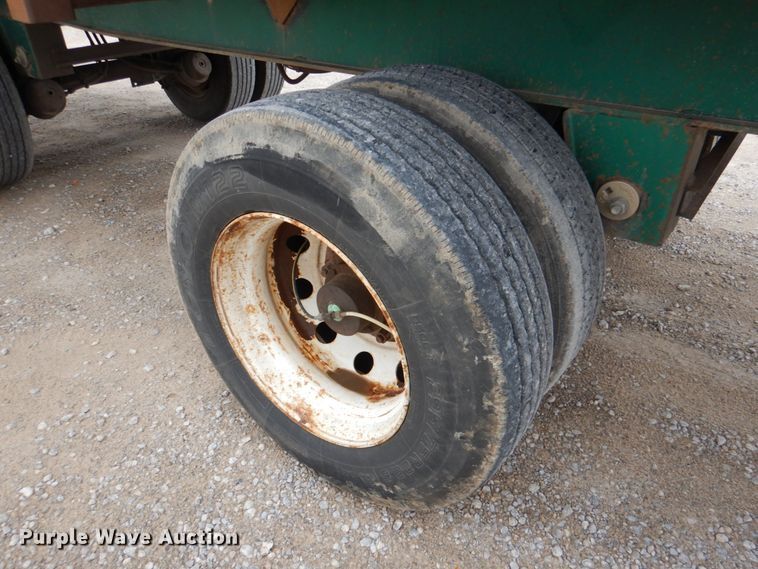 image for item DJ0329 2005 Utility FS2CHA flatbed trailer