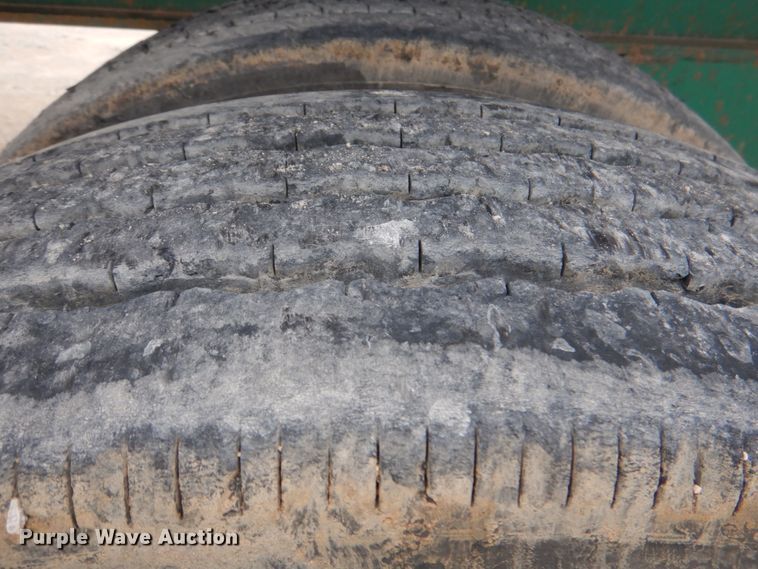 image for item DJ0329 2005 Utility FS2CHA flatbed trailer