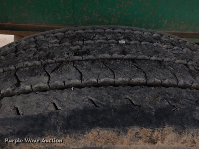 image for item DJ0329 2005 Utility FS2CHA flatbed trailer