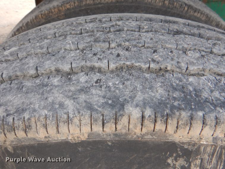 image for item DJ0329 2005 Utility FS2CHA flatbed trailer