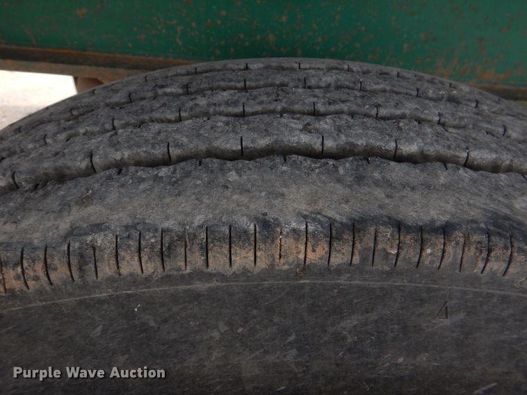 image for item DJ0329 2005 Utility FS2CHA flatbed trailer