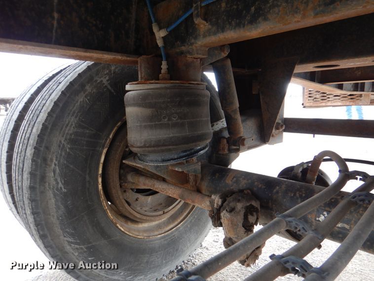 image for item DJ0330 2001 Viking VFH48102T flatbed trailer