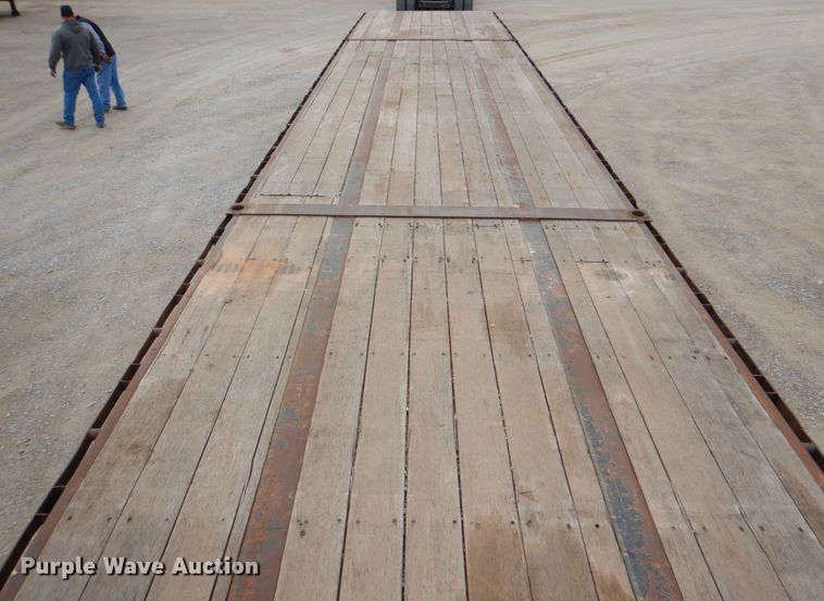 image for item DJ0330 2001 Viking VFH48102T flatbed trailer