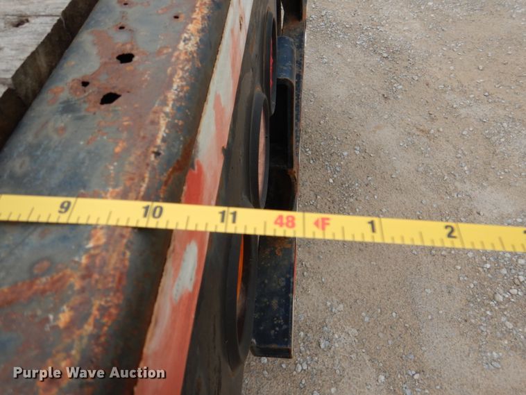 image for item DJ0330 2001 Viking VFH48102T flatbed trailer