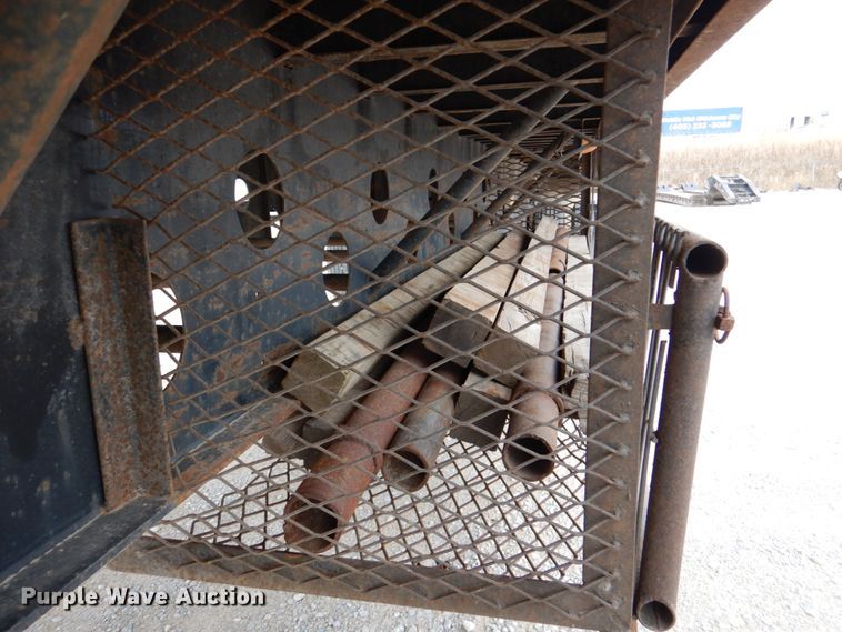 image for item DJ0330 2001 Viking VFH48102T flatbed trailer