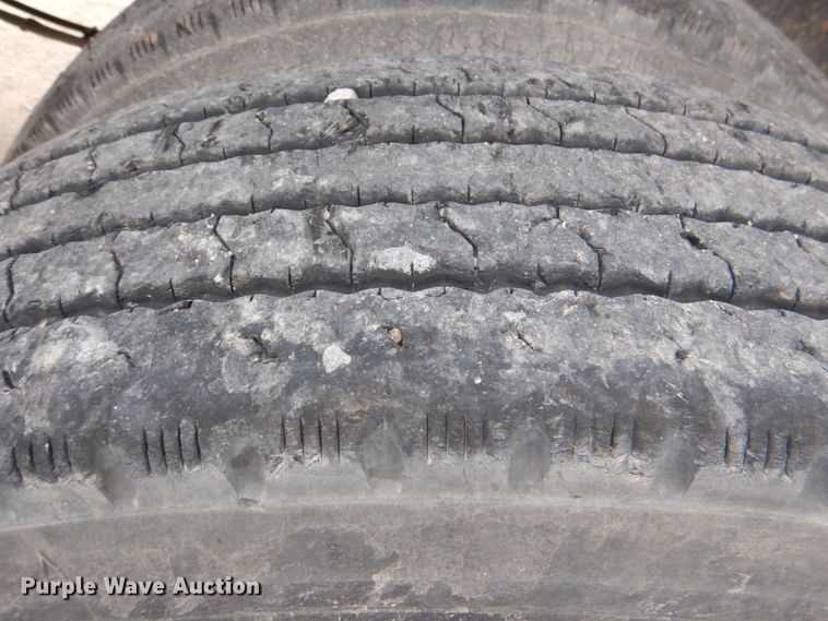 image for item DJ0330 2001 Viking VFH48102T flatbed trailer