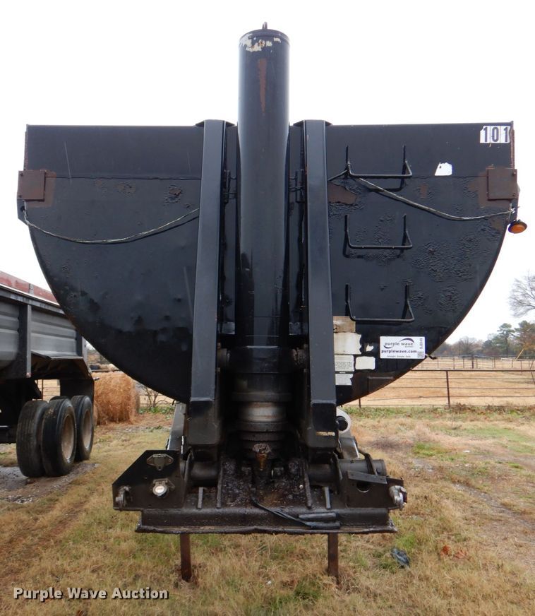 image for item DJ0349 2007 Ranch end dump trailer