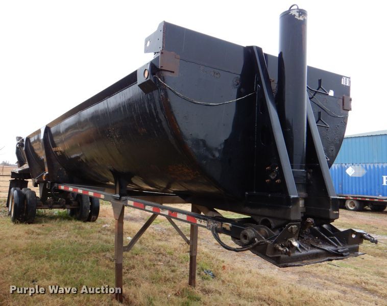 image for item DJ0349 2007 Ranch end dump trailer