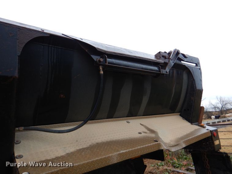 image for item DJ0349 2007 Ranch end dump trailer