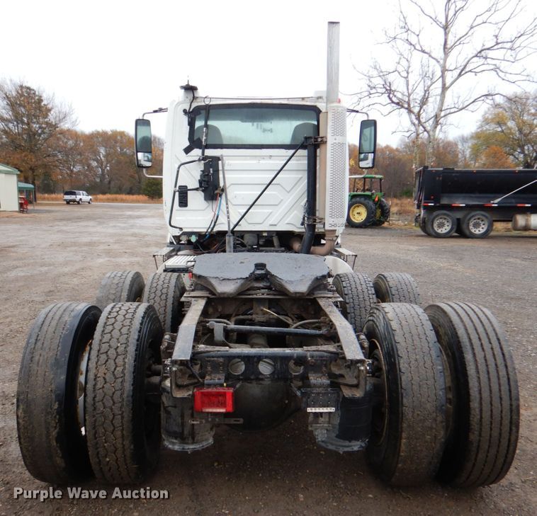 image for item DJ0350 2014 International ProStar  semi truck