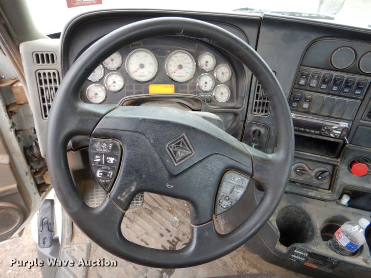 image for item DJ0350 2014 International ProStar  semi truck