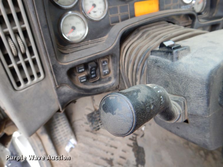 image for item DJ0350 2014 International ProStar  semi truck