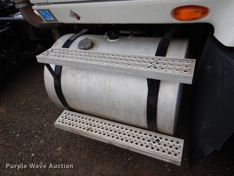 image for item DJ0350 2014 International ProStar  semi truck